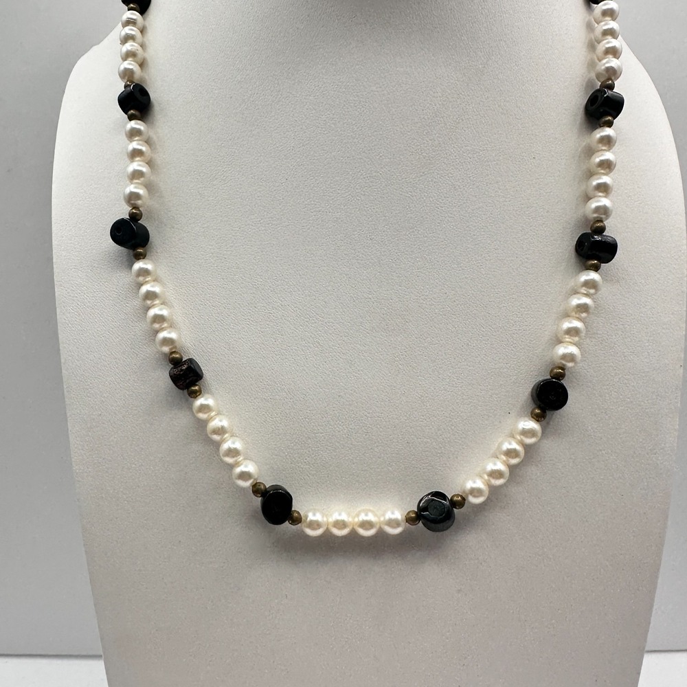 Vintage 90s Cream Pearl & Black Onyx Style Bead Necklace Boho Classic Jewelry